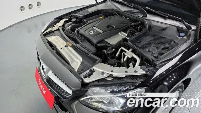 Mercedes-Benz C-Class 2018 — ფოტო 2/20