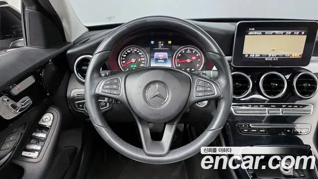 Mercedes-Benz C-Class 2018 — ფოტო 14/20