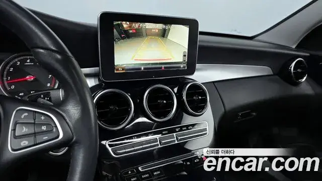 Mercedes-Benz C-Class 2018 — ფოტო 13/20