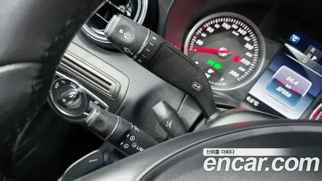 Mercedes-Benz C-Class 2018 — ფოტო 15/20