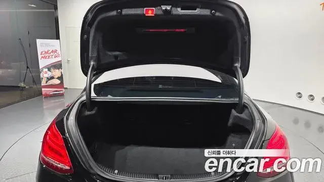 Mercedes-Benz C-Class 2018 — ფოტო 10/20