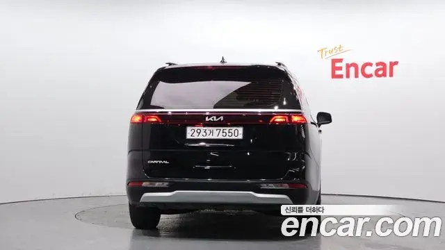Kia Carnival 2023 — Фото 4/20