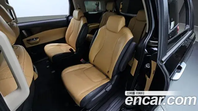 Kia Carnival 2023 — Фото 12/20