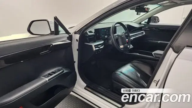 Hyundai Grandeur Hybrid 2023 — ფოტო 19/20