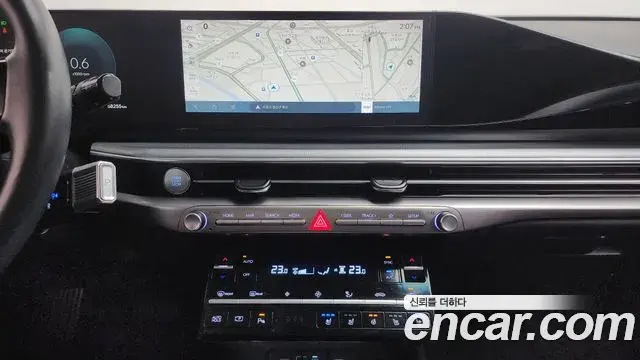Hyundai Grandeur Hybrid 2023 — ფოტო 15/20