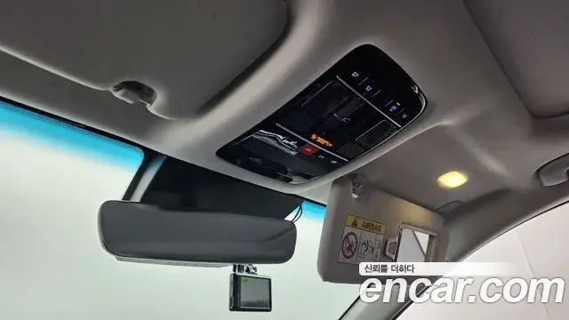 Hyundai Grandeur Hybrid 2023 — ფოტო 14/20