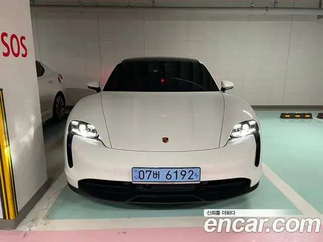 Porsche Taycan 2022 — Photo 4/17