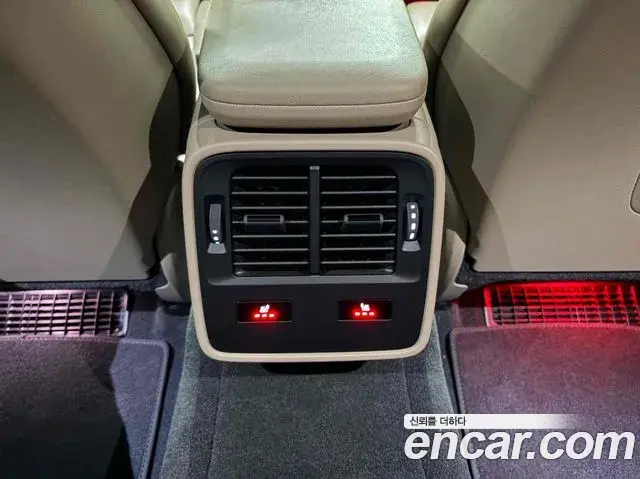 Porsche Taycan 2022 — Photo 13/17