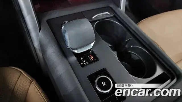 Land Rover Discovery 5 2024 — ფოტო 7/20