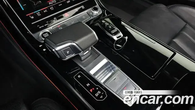 Audi A8 2021 — Фото 9/20