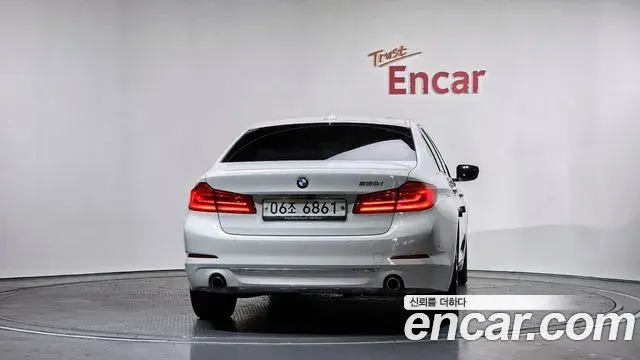 BMW 5 Series 2019 — ფოტო 9/20
