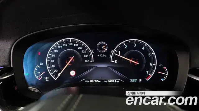 BMW 5 Series 2019 — ფოტო 5/20
