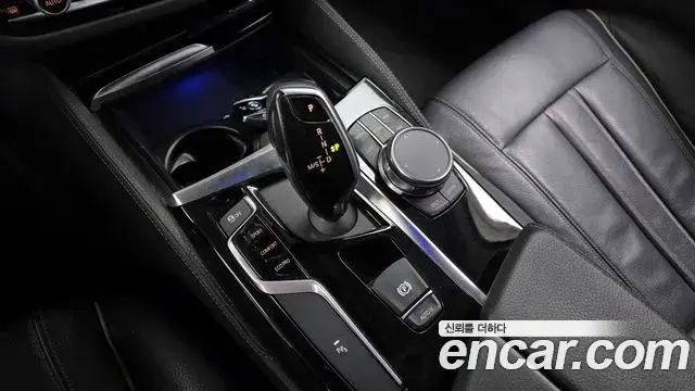 BMW 5 Series 2019 — ფოტო 7/20