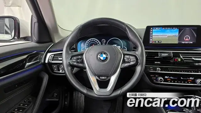 BMW 5 Series 2019 — ფოტო 4/20