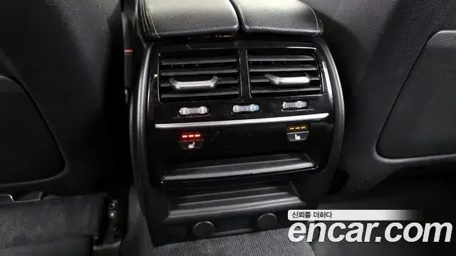 BMW 5 Series 2019 — ფოტო 17/20