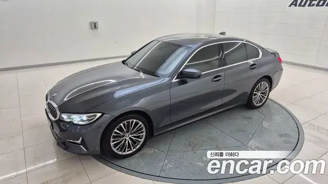 BMW 3 Series 2019 — Photo 14/20