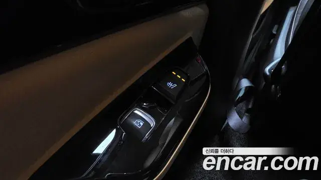 Kia Carnival 2023 — Фото 19/20