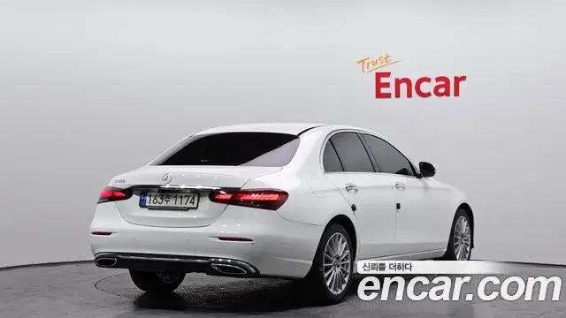 Mercedes-Benz E-Class 2021 — ფოტო 12/20