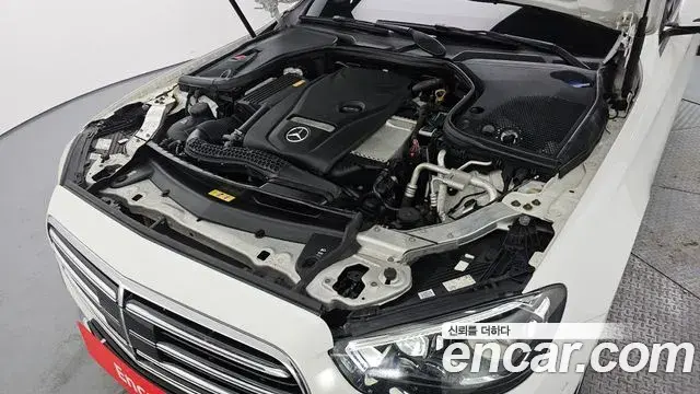 Mercedes-Benz E-Class 2021 — ფოტო 20/20