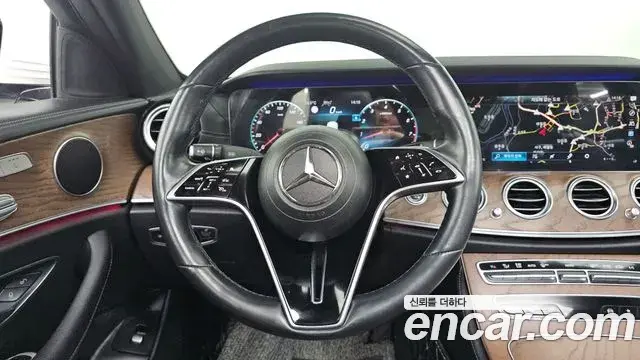 Mercedes-Benz E-Class 2021 — ფოტო 2/20