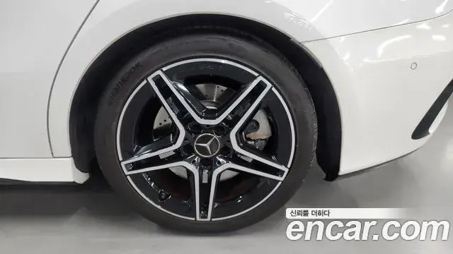 Mercedes-Benz A-Class 2021 — ფოტო 17/19