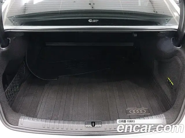 Audi A6 2021 — ფოტო 16/20