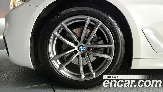 BMW 5 Series 2020 — Фото 5/20