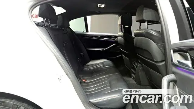 BMW 5 Series 2020 — Фото 12/20