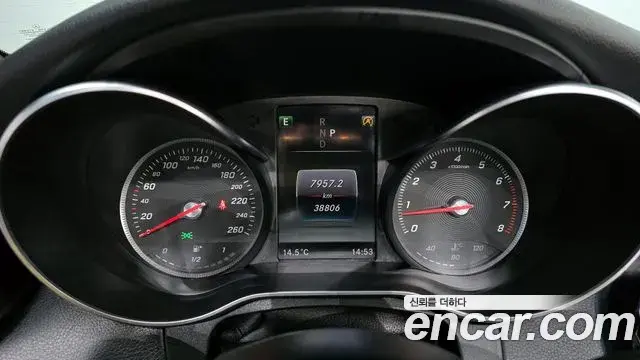 Mercedes-Benz C-Class 2018 — ფოტო 14/20