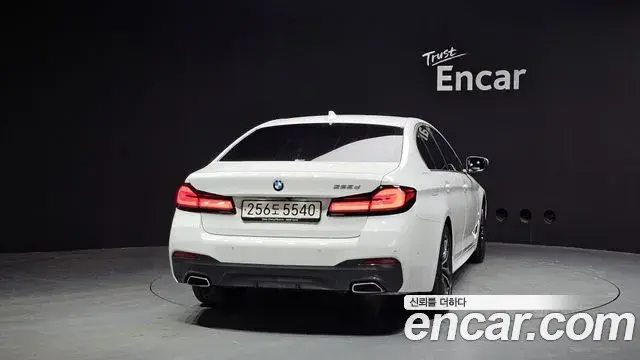 BMW 5 Series 2023 — ფოტო 9/20