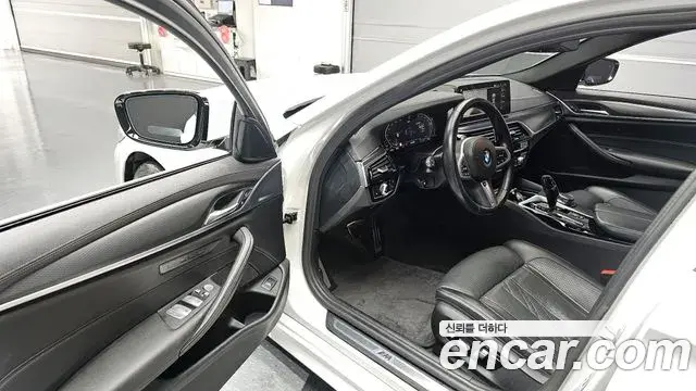 BMW 5 Series 2023 — ფოტო 11/20