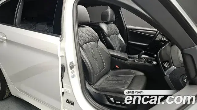 BMW 5 Series 2023 — ფოტო 6/20