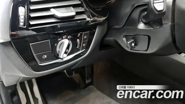 BMW 5 Series 2023 — ფოტო 13/20
