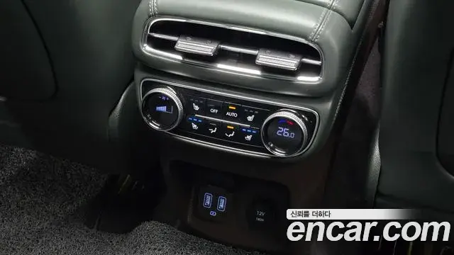 Genesis GV80 2021 — ფოტო 18/20