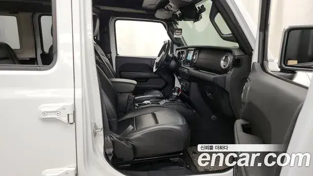 Jeep Wrangler 2021 — Şəkil 10/20