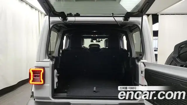 Jeep Wrangler 2021 — Şəkil 4/20