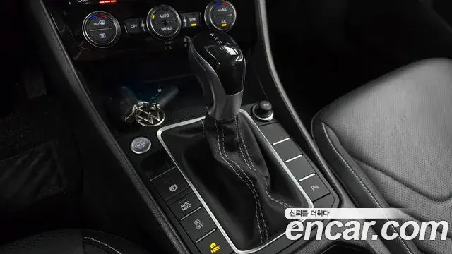 Volkswagen Jetta 2024 — ფოტო 12/20