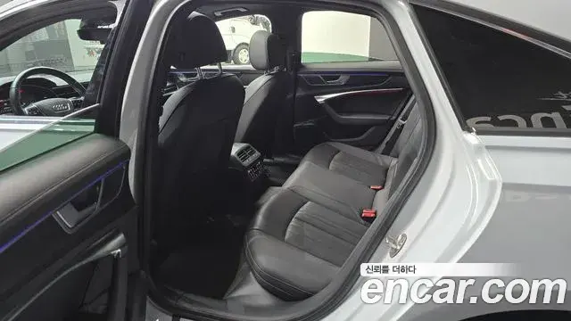 Audi A6 2021 — Photo 2/20