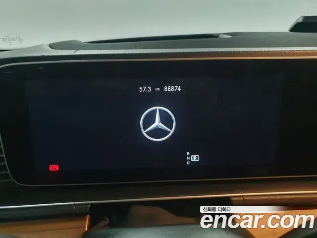 Mercedes-Benz GLE-Class 2021 — Photo 12/17