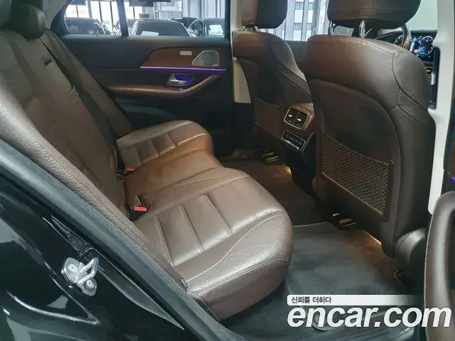 Mercedes-Benz GLE-Class 2021 — Photo 8/17