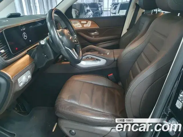 Mercedes-Benz GLE-Class 2021 — Photo 3/17
