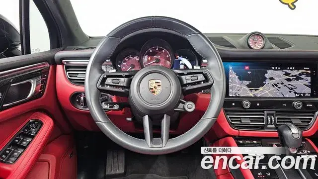 Porsche Macan 2023 — ფოტო 12/20