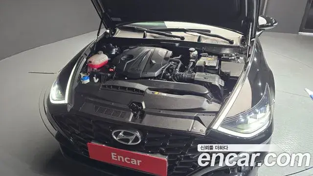 Hyundai Sonata Hybrid 2021 — ფოტო 16/20