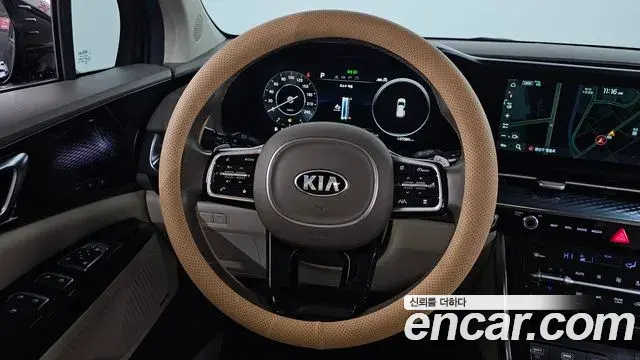Kia Carnival 2021 — Фото 13/20