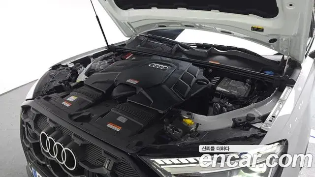 Audi Q7 2025 — Photo 1/21