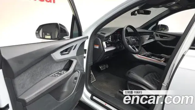 Audi Q7 2025 — Photo 18/21