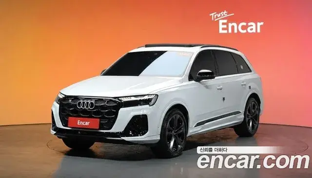 Audi Q7 2025 — Photo 2/21