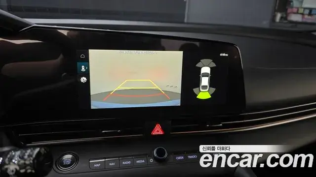 Hyundai The New Avante Hybrid 2022 — Photo 10/20