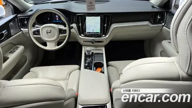 Volvo S60 2023 — ფოტო 1/20