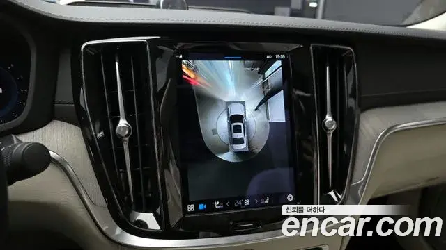 Volvo S60 2023 — ფოტო 7/20